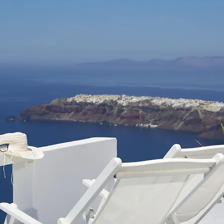 Whitedeck Santorini Hotel