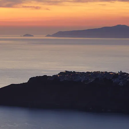 Whitedeck Santorini Hotel