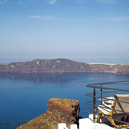 Whitedeck Santorini Hotel 2*