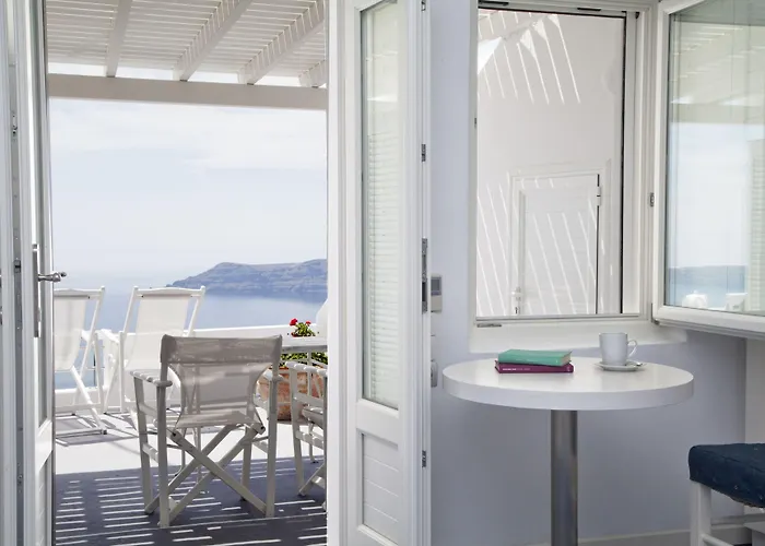 Whitedeck Santorini Hotel