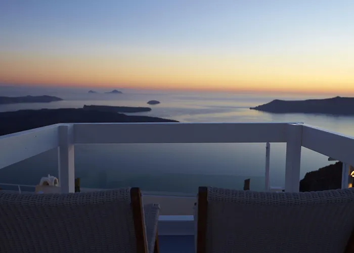 Hotel Whitedeck Santorini 2*