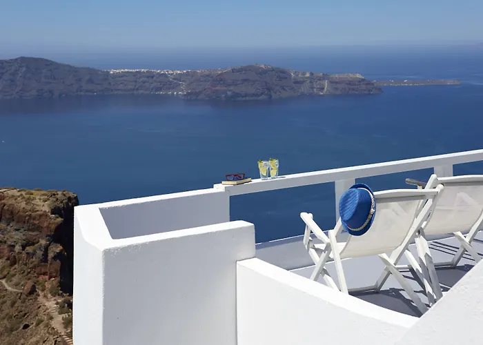 Hotel Whitedeck Santorini 2*