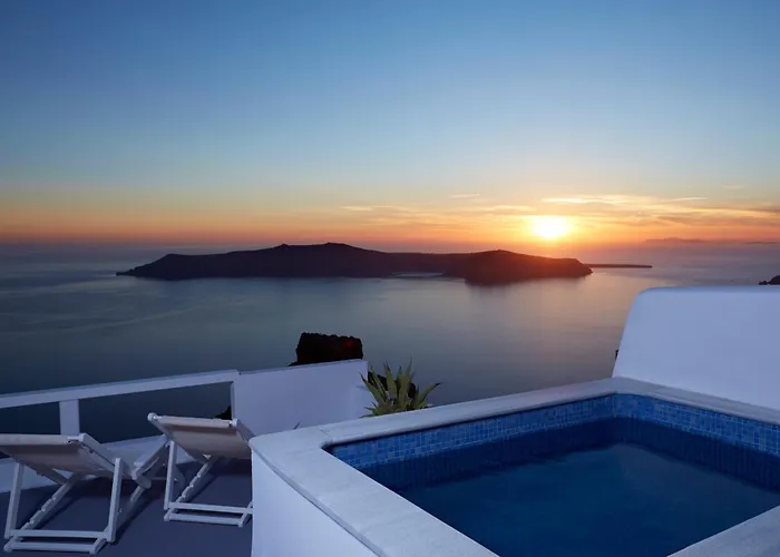Whitedeck Santorini Hotel