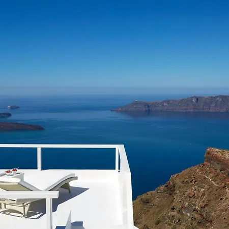 Whitedeck Santorini Hotel 3*