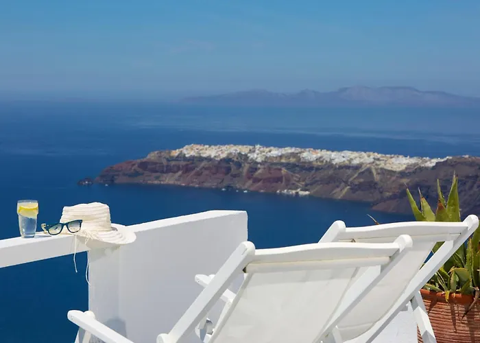 מלון Whitedeck Santorini 2*