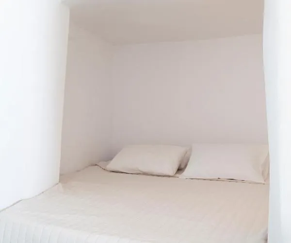 Whitedeck Santorini Hotel