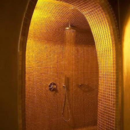 Whitedeck Santorini Hotell 2*