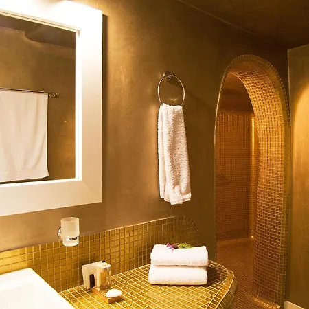 Hotell Whitedeck Santorini 2*